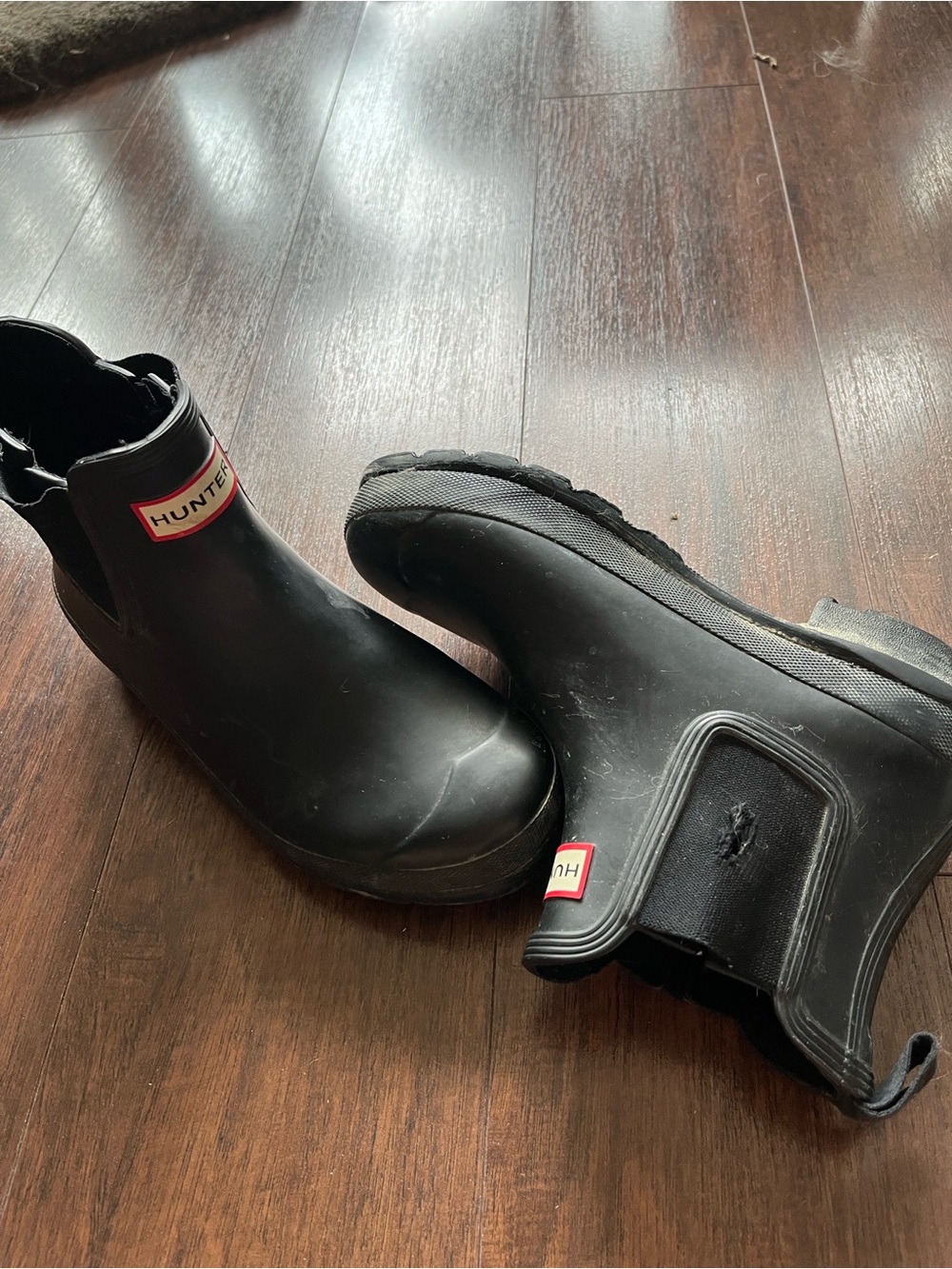 Hunter Black Chelsea Rain Boots with Red Logo US size 7